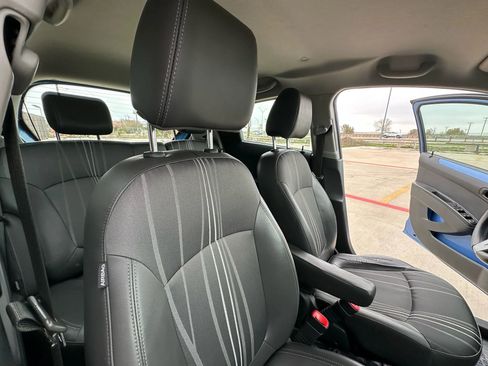 Used 2014 Chevrolet Spark LT image 21