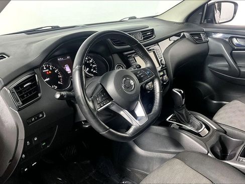 Used 2019 Nissan Rogue Sport SV w/ Technology Package FWD image 13