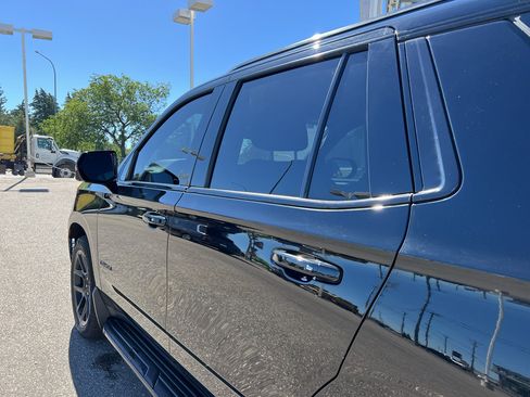 Used 2023 Chevrolet Tahoe High Country AWD/4WD image 10