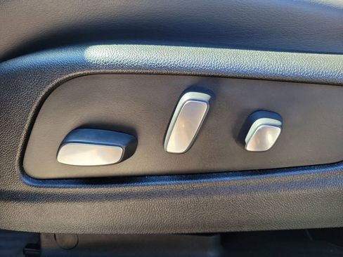 Certified 2022 Cadillac XT5 Premium Luxury w/ LPO, Floor Liner Package FWD image 18