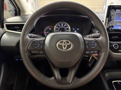 Used 2021 Toyota Corolla LE image 14