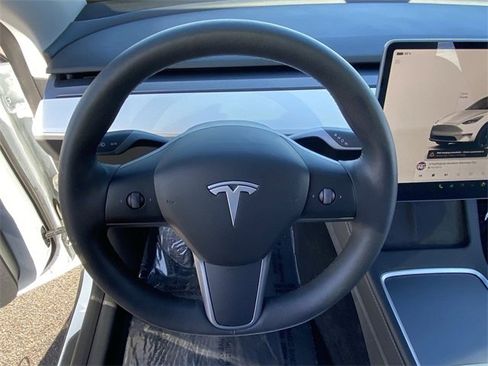 Used 2023 Tesla Model Y Long Range image 24