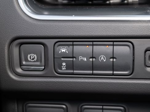 Used 2023 Chevrolet Suburban LT image 30