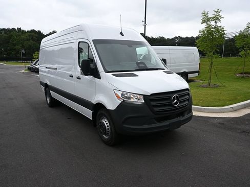 Used 2026 Mercedes-Benz Sprinter 4500 image 23