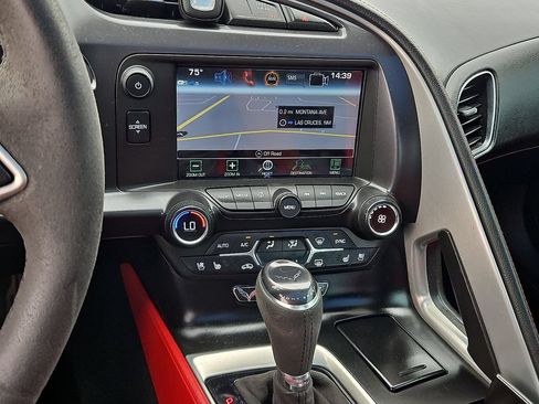 Used 2017 Chevrolet Corvette Stingray Coupe RWD image 17