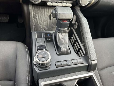 Used 2024 Toyota Tacoma TRD Off-Road image 7