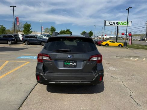 Used 2018 Subaru Outback 2.5i Limited AWD/4WD image 10