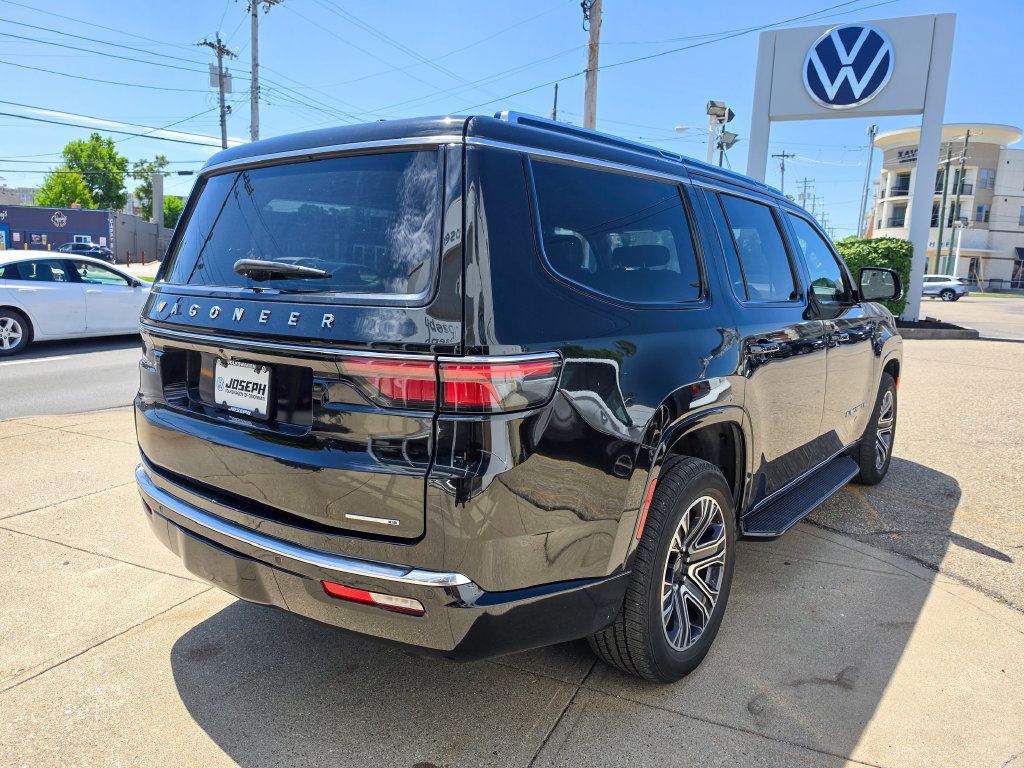 Used 2024 Jeep Wagoneer Series II AWD/4WD image 5