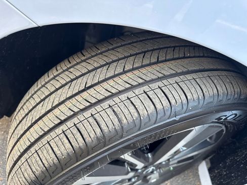 New 2025 Nissan Versa SV w/ Trunk Package image 26