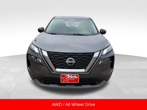 Used 2023 Nissan Rogue S image 2