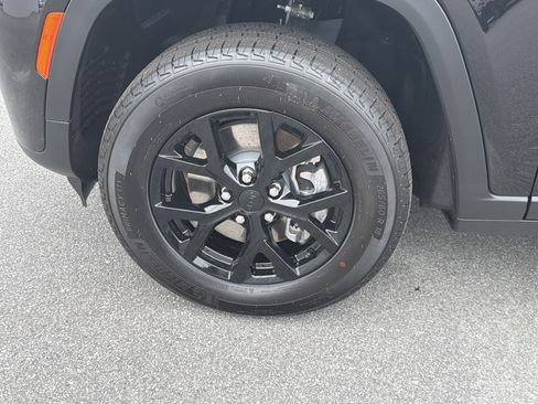 New 2026 Jeep Grand Cherokee L 2WD image 13