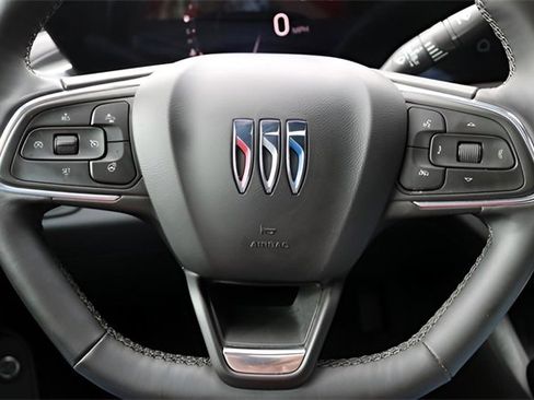 Used 2024 Buick Envista Avenir image 21