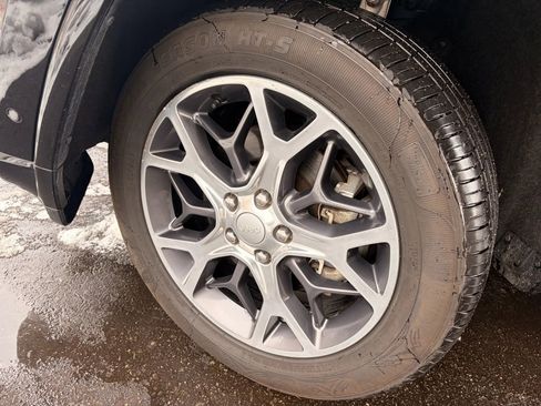 Used 2019 Jeep Grand Cherokee Overland image 39