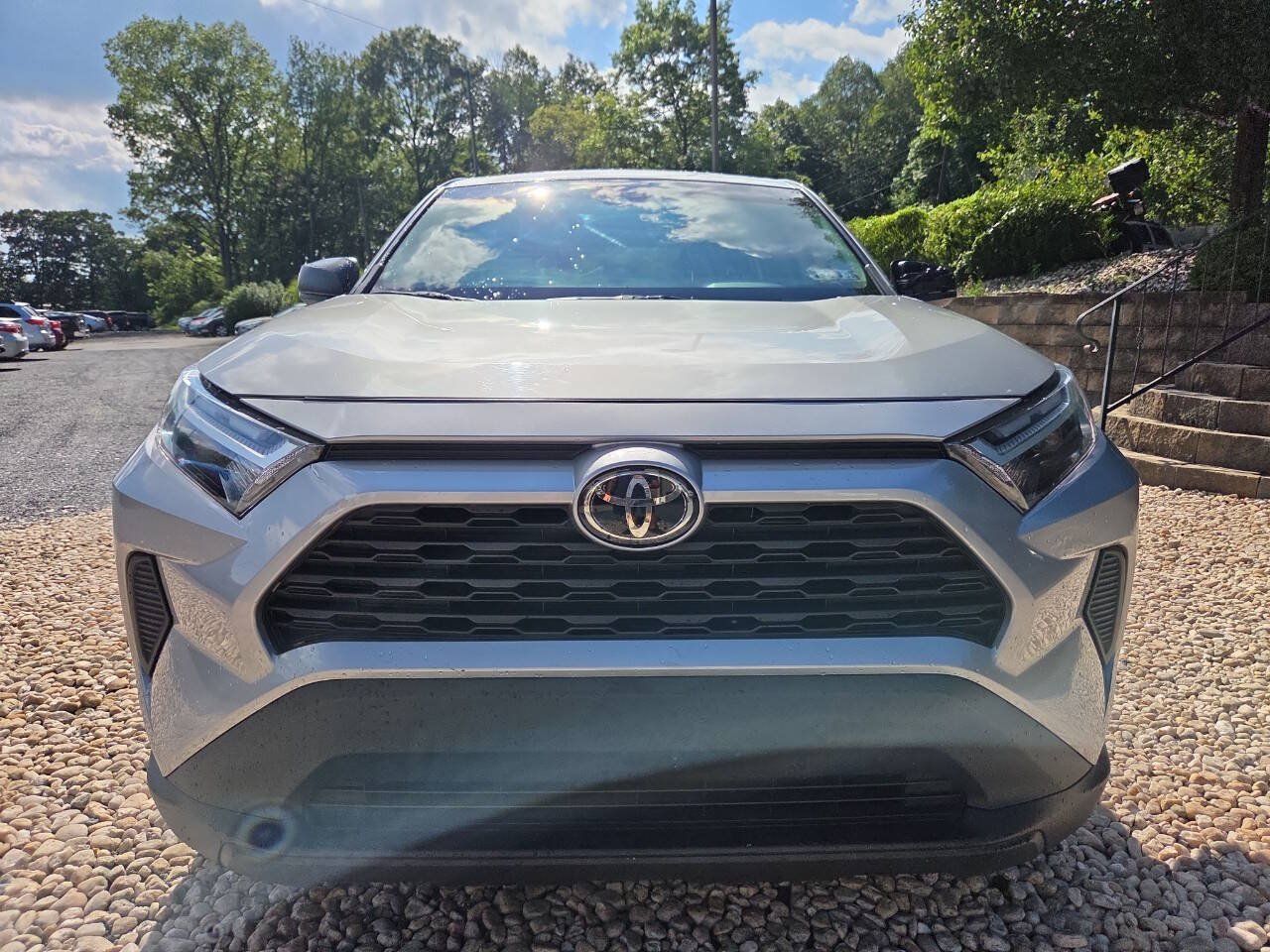 Used 2023 Toyota RAV4 LE AWD/4WD image 2