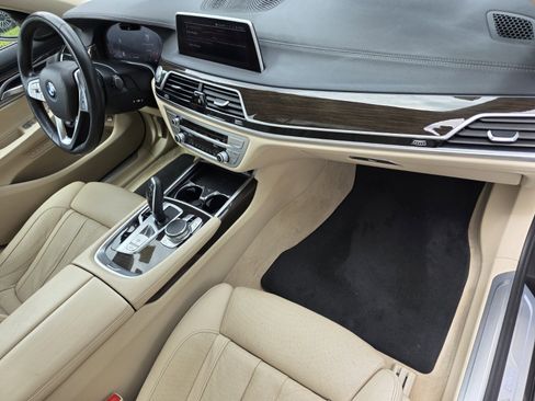 Used 2021 BMW 740i RWD image 29