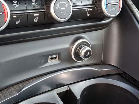 Used 2022 Alfa Romeo Stelvio Ti image 25