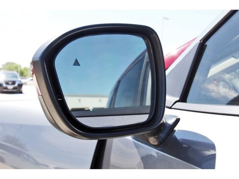 Certified 2025 Nissan Kicks SV FWD image 10