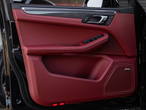 Certified 2026 Porsche Macan S AWD/4WD image 19