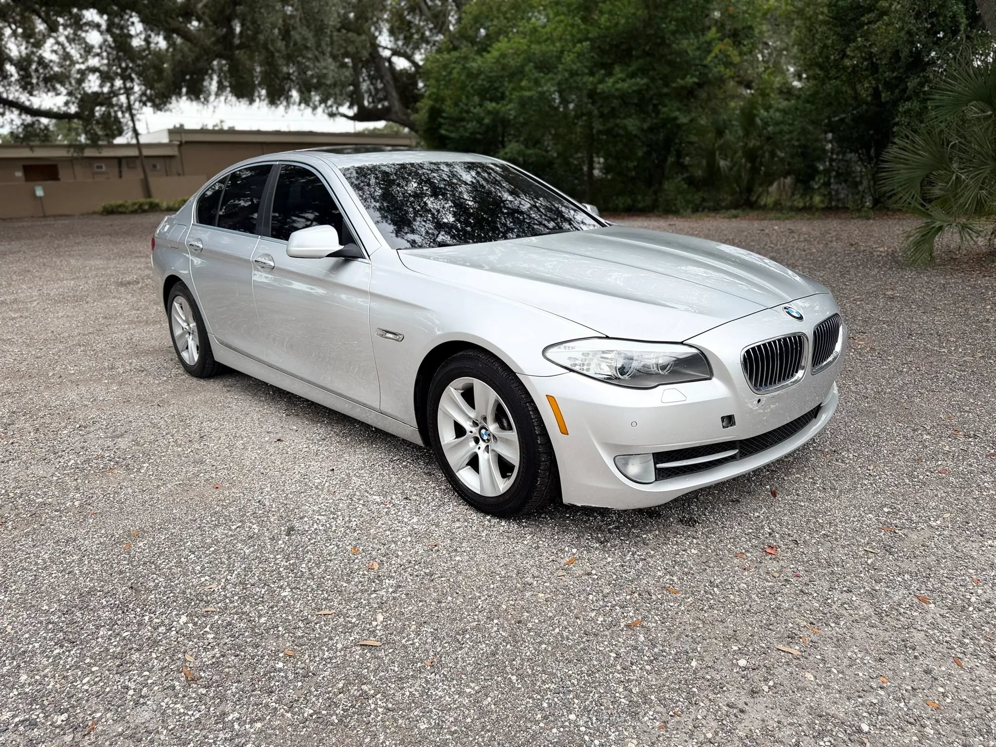 Used 2013 BMW 528i Sedan RWD image 3