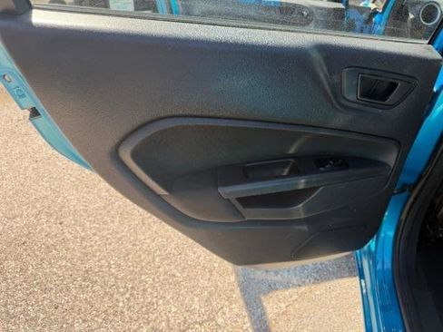 Used 2013 Ford Fiesta SE FWD image 27