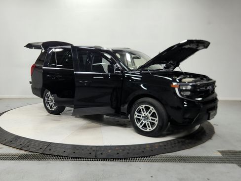 Used 2025 Ford Expedition Active AWD/4WD image 10