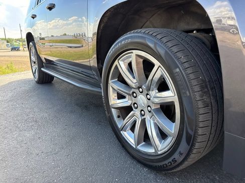 Used 2017 Chevrolet Tahoe LT w/ Luxury Package AWD/4WD image 7