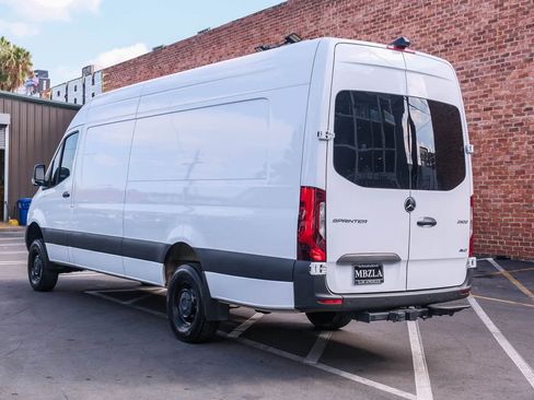Used 2024 Mercedes-Benz Sprinter 2500 image 6