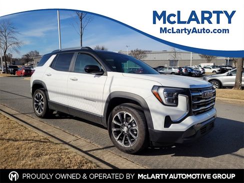 Used 2025 GMC Terrain Elevation w/ Elevation Premium Package image 1