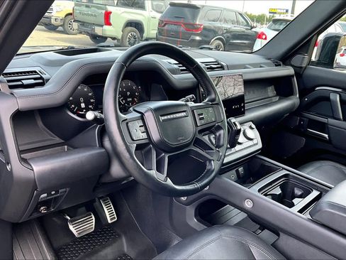 Used 2023 Land Rover Defender 110 V8 AWD/4WD image 17