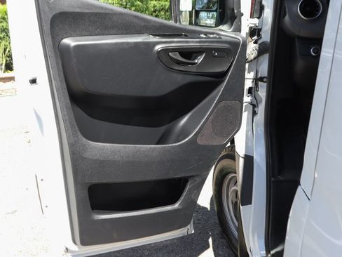 Used 2025 Mercedes-Benz Sprinter 2500 image 22