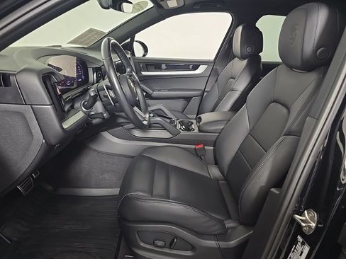Certified 2024 Porsche Cayenne S AWD/4WD image 5