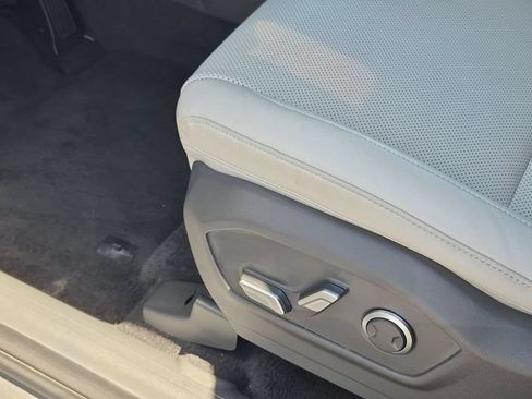 Used 2025 Hyundai Santa Fe SEL FWD image 14
