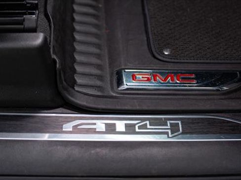 Used 2025 GMC Sierra 1500 AT4 image 35