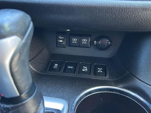 Used 2018 Toyota Highlander SE AWD/4WD image 23