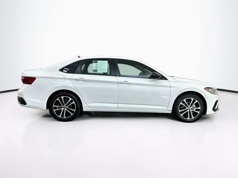 Used 2025 Volkswagen Jetta Sport FWD image 10
