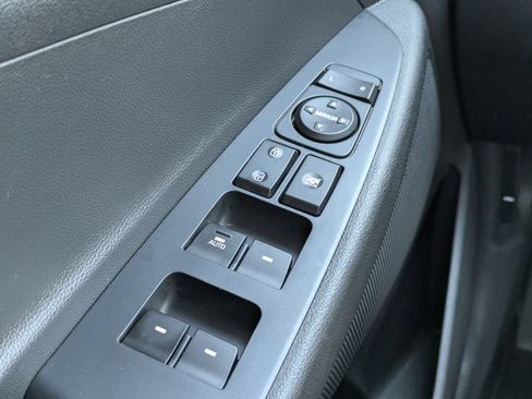 Used 2021 Hyundai Tucson Value FWD image 23