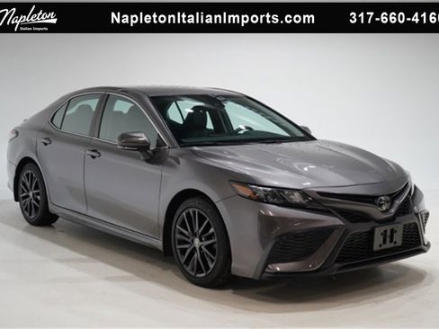 Used 2023 Toyota Camry SE image 1