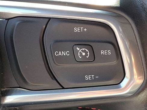 Used 2022 Jeep Wrangler Unlimited Rubicon w/ Cold Weather Group image 25