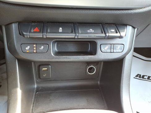 Used 2018 Chevrolet Colorado LT w/ LT Convenience Package image 24