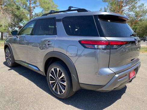 New 2026 Nissan Pathfinder Platinum AWD/4WD image 3