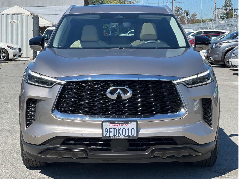 Used 2023 INFINITI QX60 Luxe w/ Cargo Package AWD/4WD image 2