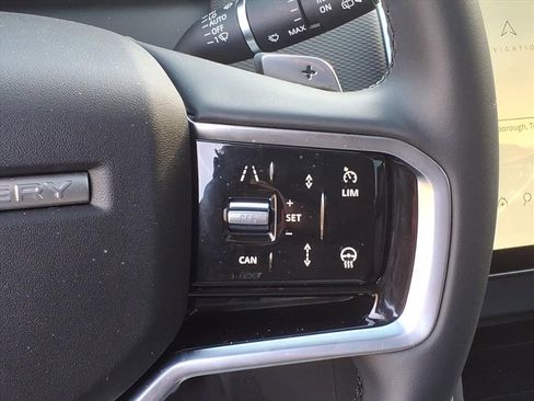 Certified 2025 Land Rover Discovery Sport Dynamic SE AWD/4WD image 18