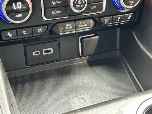 Used 2022 GMC Yukon SLT w/ SLT Luxury Package image 21