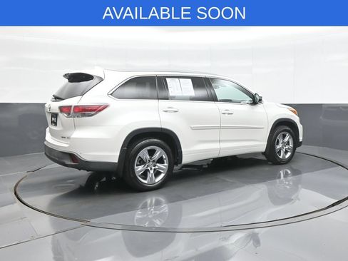 Used 2015 Toyota Highlander Limited w/ Driver Technology Package AWD/4WD image 7