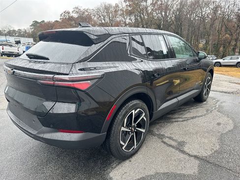 New 2026 Chevrolet Equinox EV LT image 31