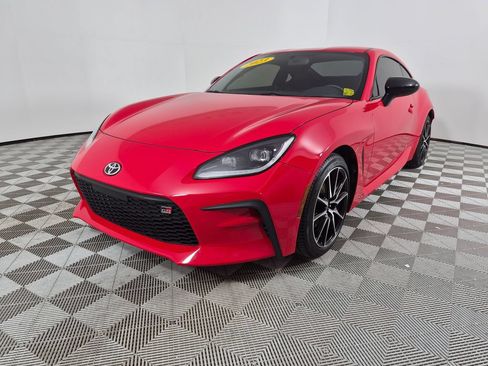 Used 2023 Toyota GR86 RWD image 7