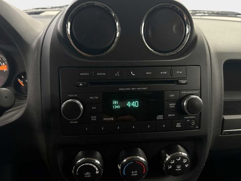 Used 2016 Jeep Patriot High Altitude FWD image 12
