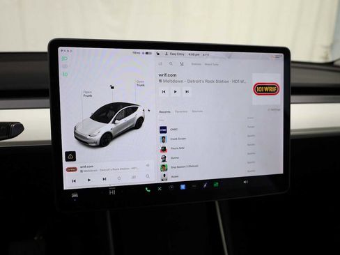 Used 2020 Tesla Model Y Long Range image 28