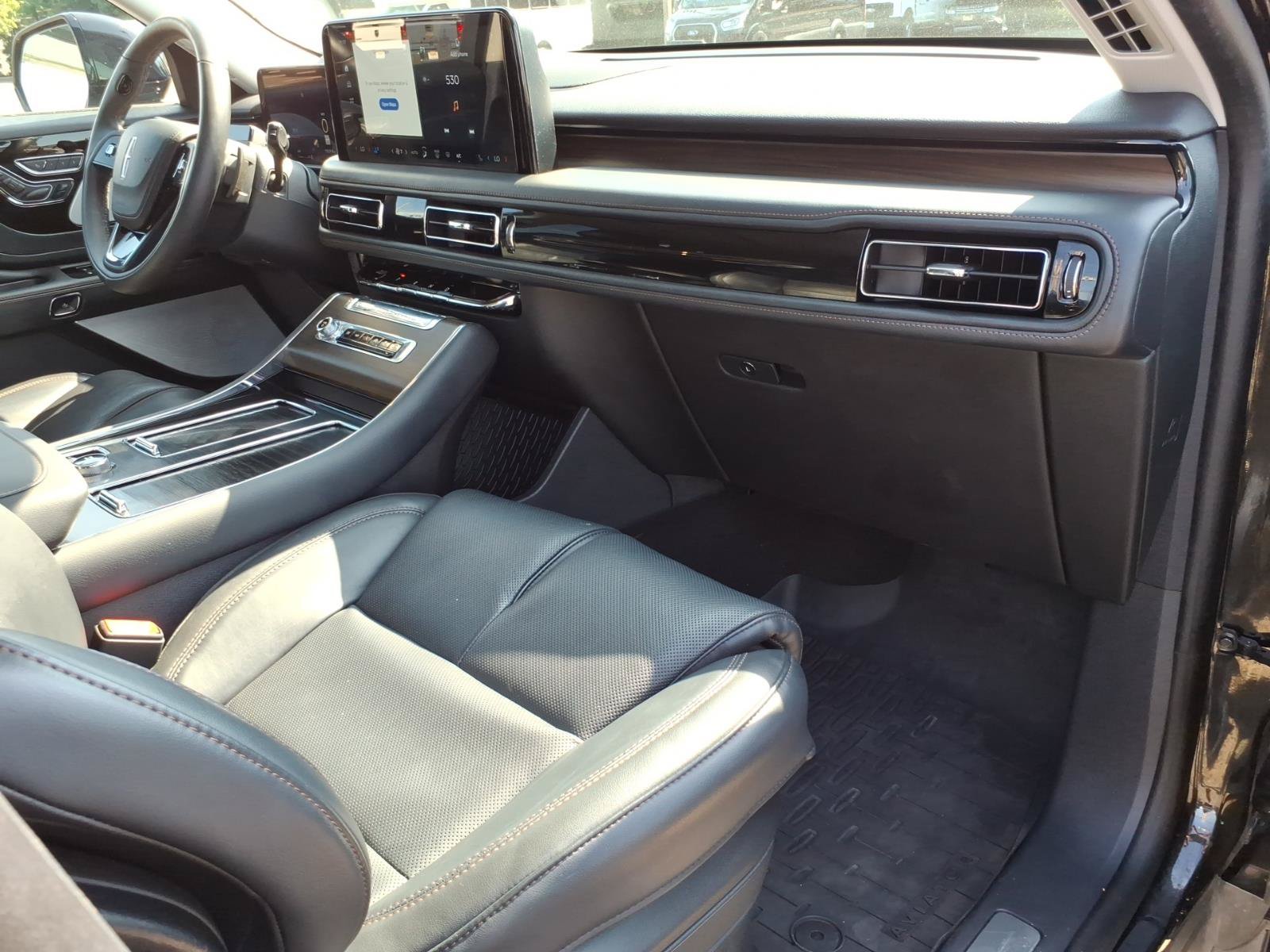 Used 2025 Lincoln Aviator Reserve w/ Equipment Group 201A AWD/4WD image 10