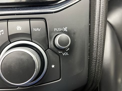 Used 2020 MAZDA CX-5 Touring image 17